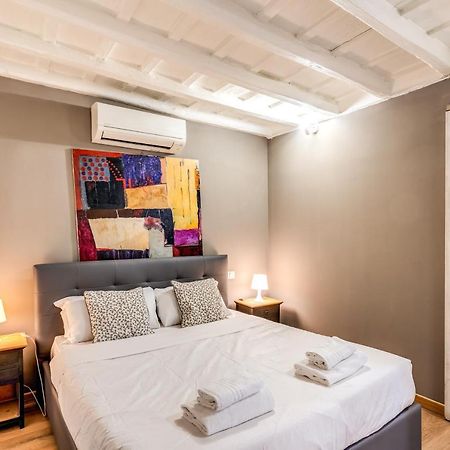 Lovely Spacious Apartment Near The Colosseum Rom Exteriör bild