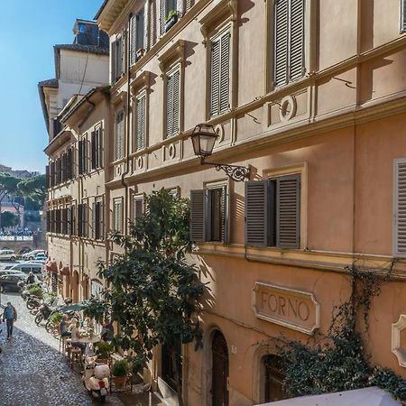 Lovely Spacious Apartment Near The Colosseum Rom Exteriör bild
