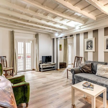 Lovely Spacious Apartment Near The Colosseum Rom Exteriör bild