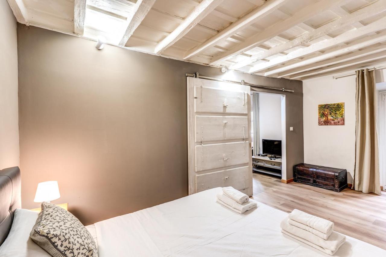 Lovely Spacious Apartment Near The Colosseum Rom Exteriör bild