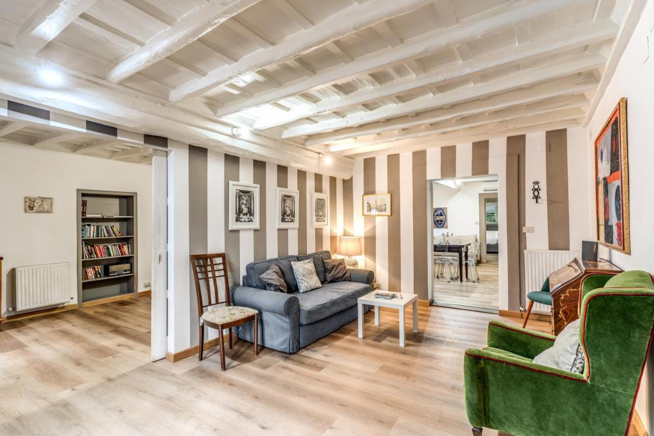 Lovely Spacious Apartment Near The Colosseum Rom Exteriör bild