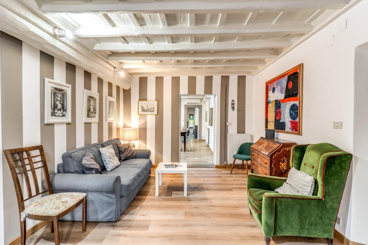 Lovely Spacious Apartment Near The Colosseum Rom Exteriör bild