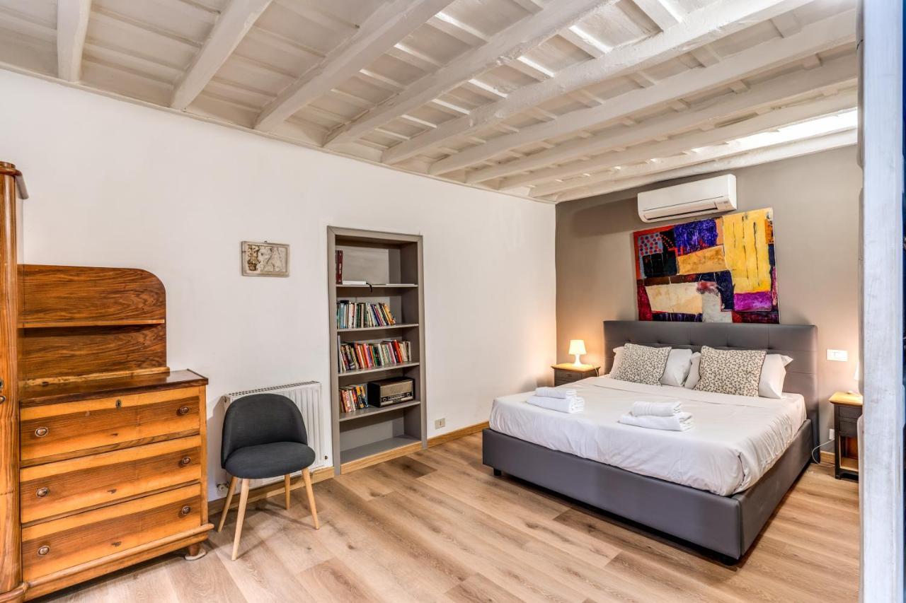 Lovely Spacious Apartment Near The Colosseum Rom Exteriör bild